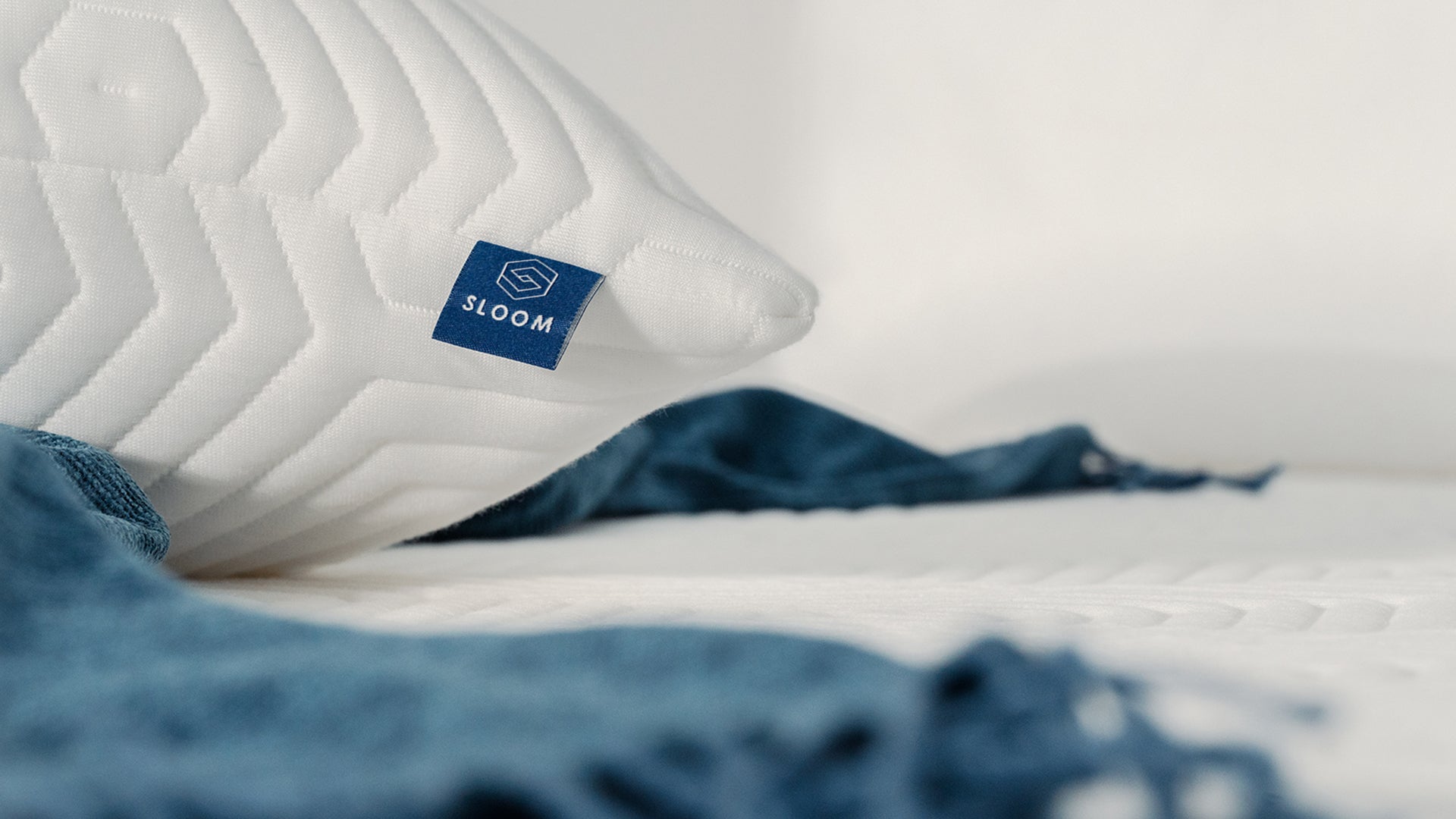 Sloom Adjustable Memory Foam Pillow 3 | Sloom